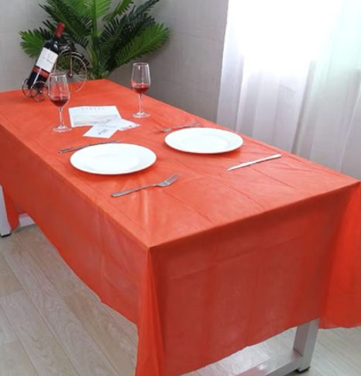 Toalha de Mesa Plástica (137x274cm)